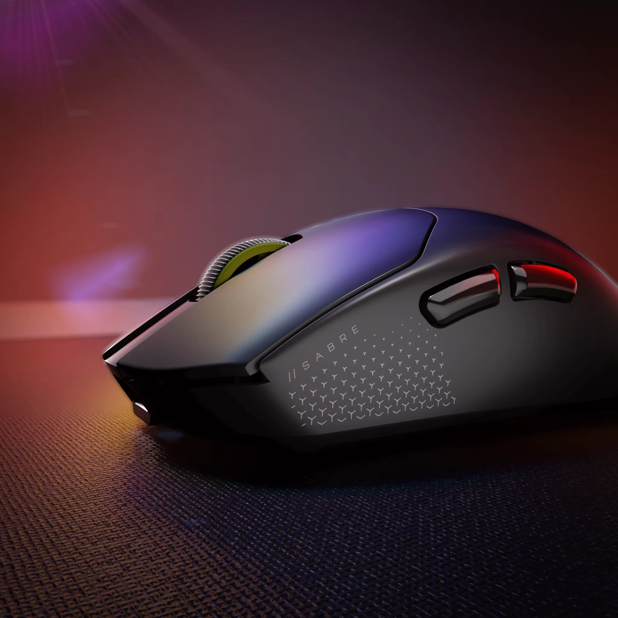 Corsair Sabre draadloze gaming muis in zwart op muismat