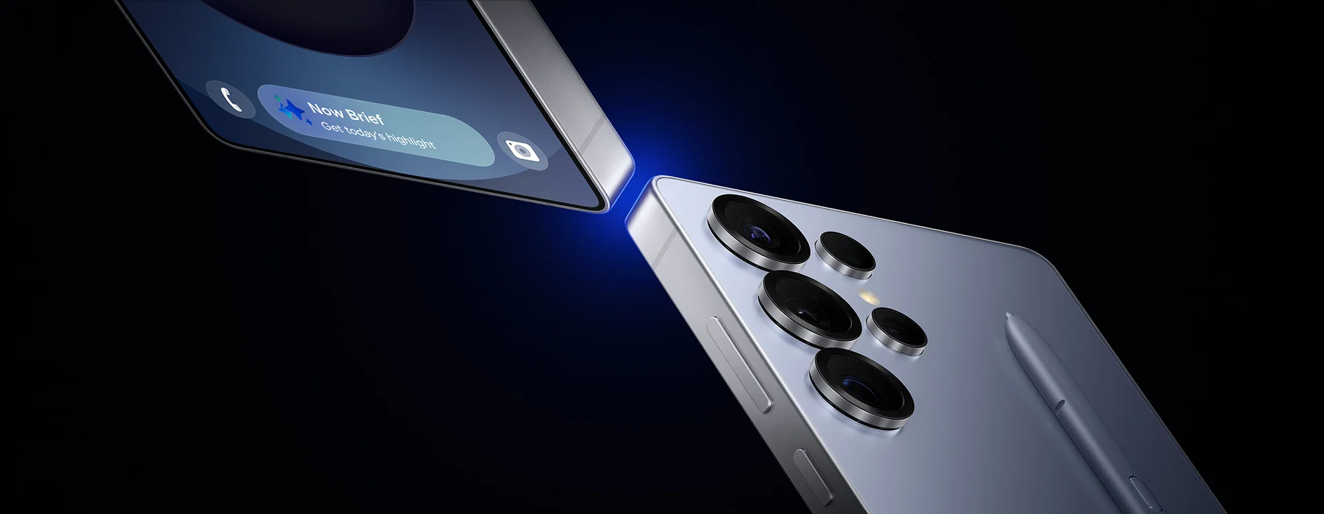 Samsung Galaxy smartphone in blauw met quad camera en S Pen