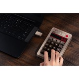 8BitDo Retro 18 Mechanical Numpad - C64 Edition Beig/grijs, Kaih Box White switch V2, Double shot ABS keycaps, USB / 2,4 GHz / Bluetooth