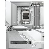 GIGABYTE  socket AM5 moederbord Wit